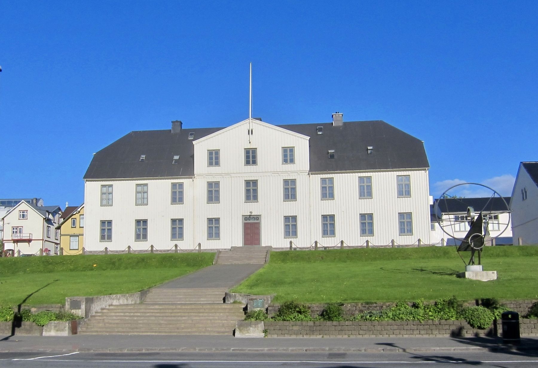 Þjóðfundurinn / The National Assembly Marker - wide view. Click for full size. Þjóðfundurinn / The National Assembly Marker - wide view image. Click for full size.