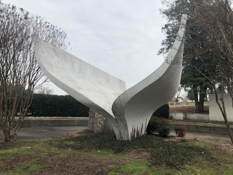 The memorial image. Click for full size.