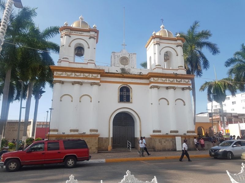 The nearby San Agust�n Catholic Church image. Click for full size.