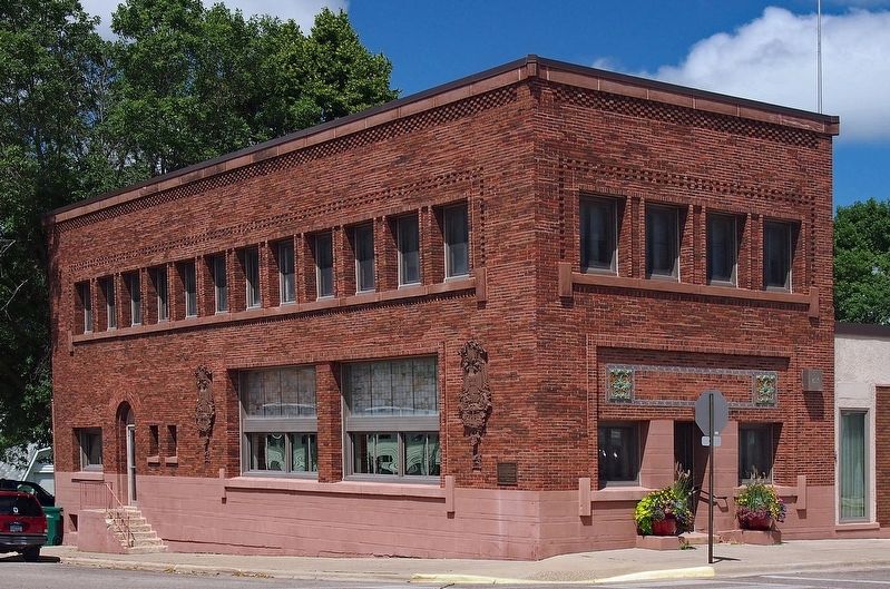 Historic bank building with marker on closest corner. Click for full size. Historic bank building with marker on closest corner image. Click for full size.