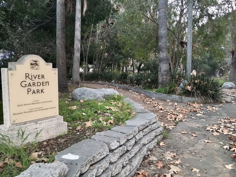 River Garden Park image. Click for full size.