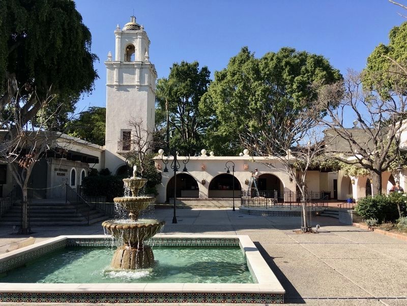 Los Angeles River Center Courtyard image. Click for full size.