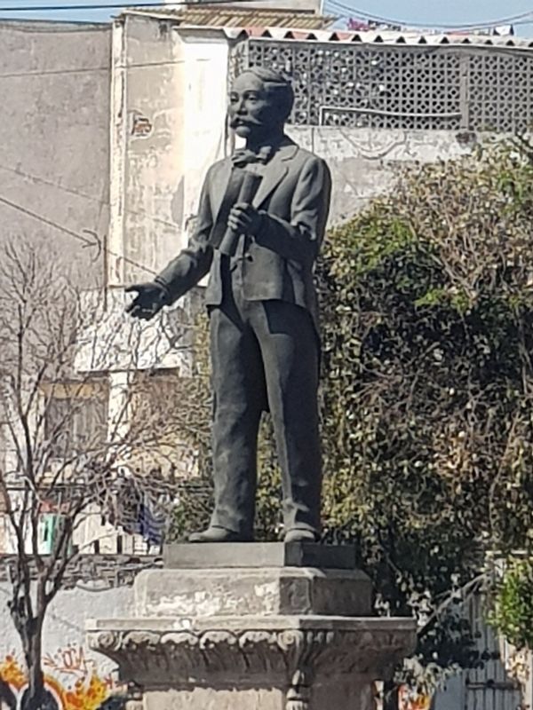Pablo García statue image. Click for full size.