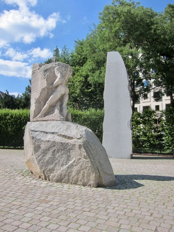 Mahnmal Gegen Krieg und Faschismus / Monument against War and Fascism - 3rd/4th components... image. Click for full size.