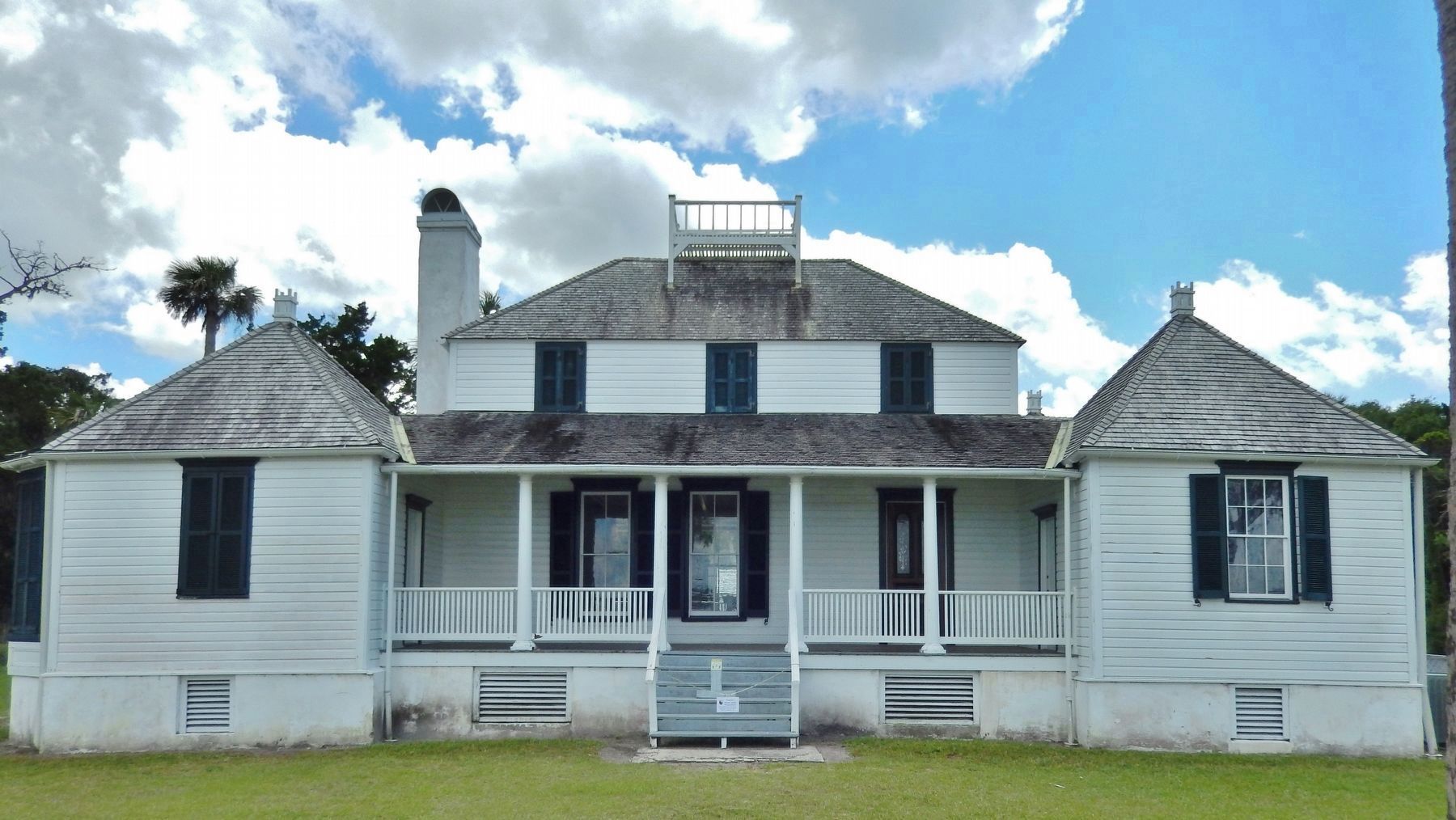 Plantation House (<i>front/north side</i>) image. Click for full size.