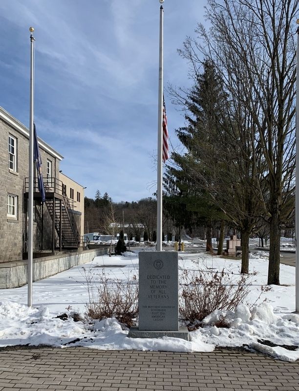 Schoharie Veterans Memorial image. Click for full size.