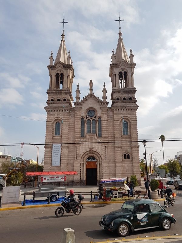 The nearby Templo de la Purísima Concepción image. Click for full size.