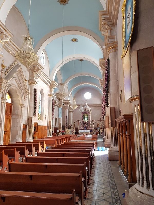 An interior view of the nearby Templo de la Purísima Concepción image. Click for full size.