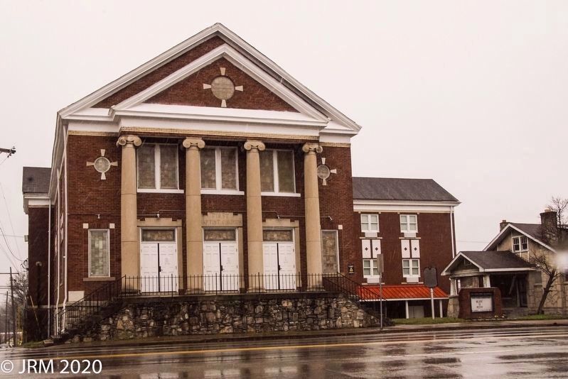 First Baptist Church East Nashville image. Click for full size.