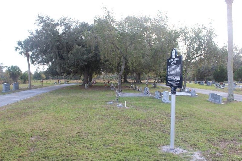 Historic Basinger Cemetery Marker looking south image. Click for full size.