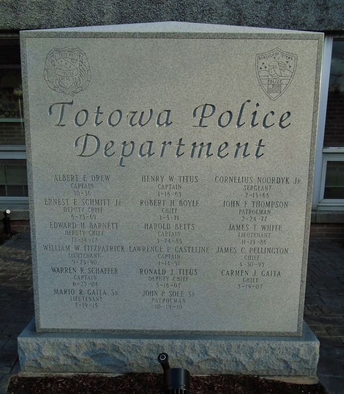 Totowa Fallen Police Memorial image. Click for full size.