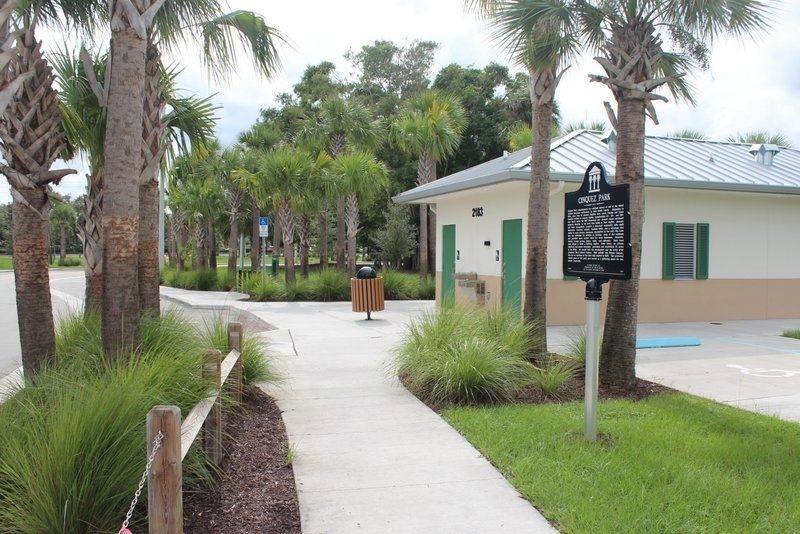 Cinquez Park Marker with nearby bathrooms image. Click for full size.