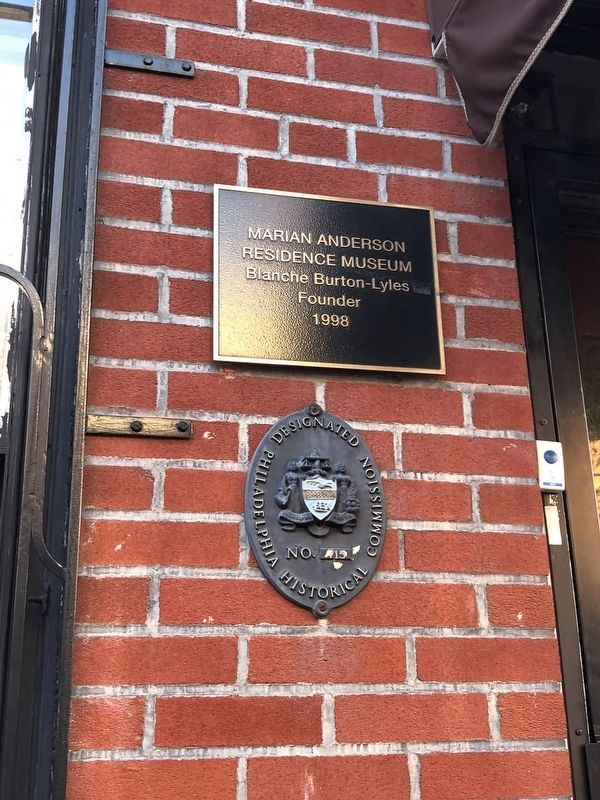Additional plaques on the building image. Click for full size.