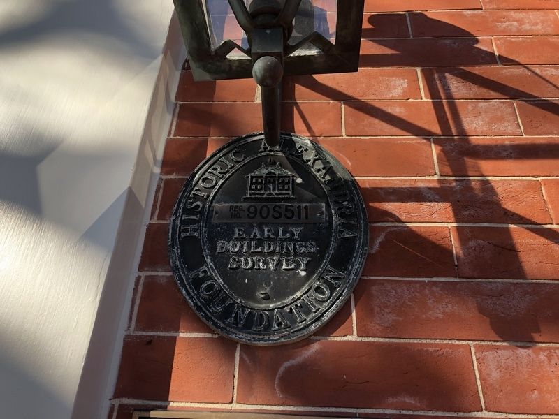 Additional plaque on the building image. Click for full size.