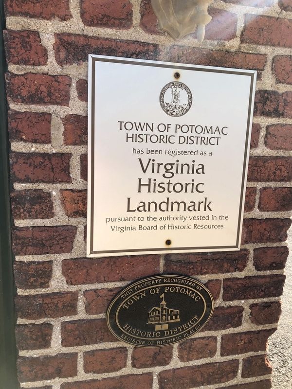 Plaques on the building. Click for full size. Plaques on the building image. Click for full size.