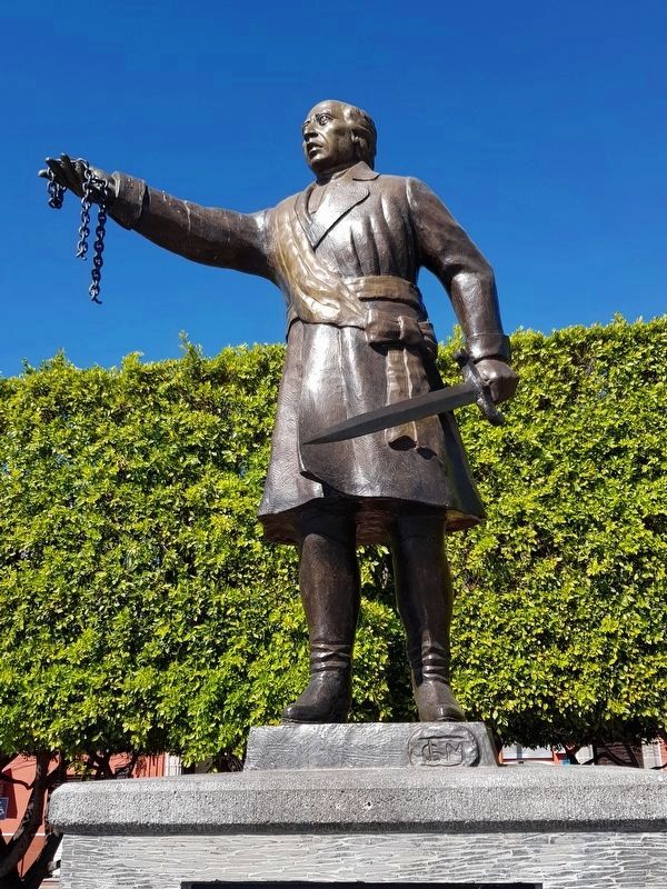 The Liberator Miguel Hidalgo statue image. Click for full size.