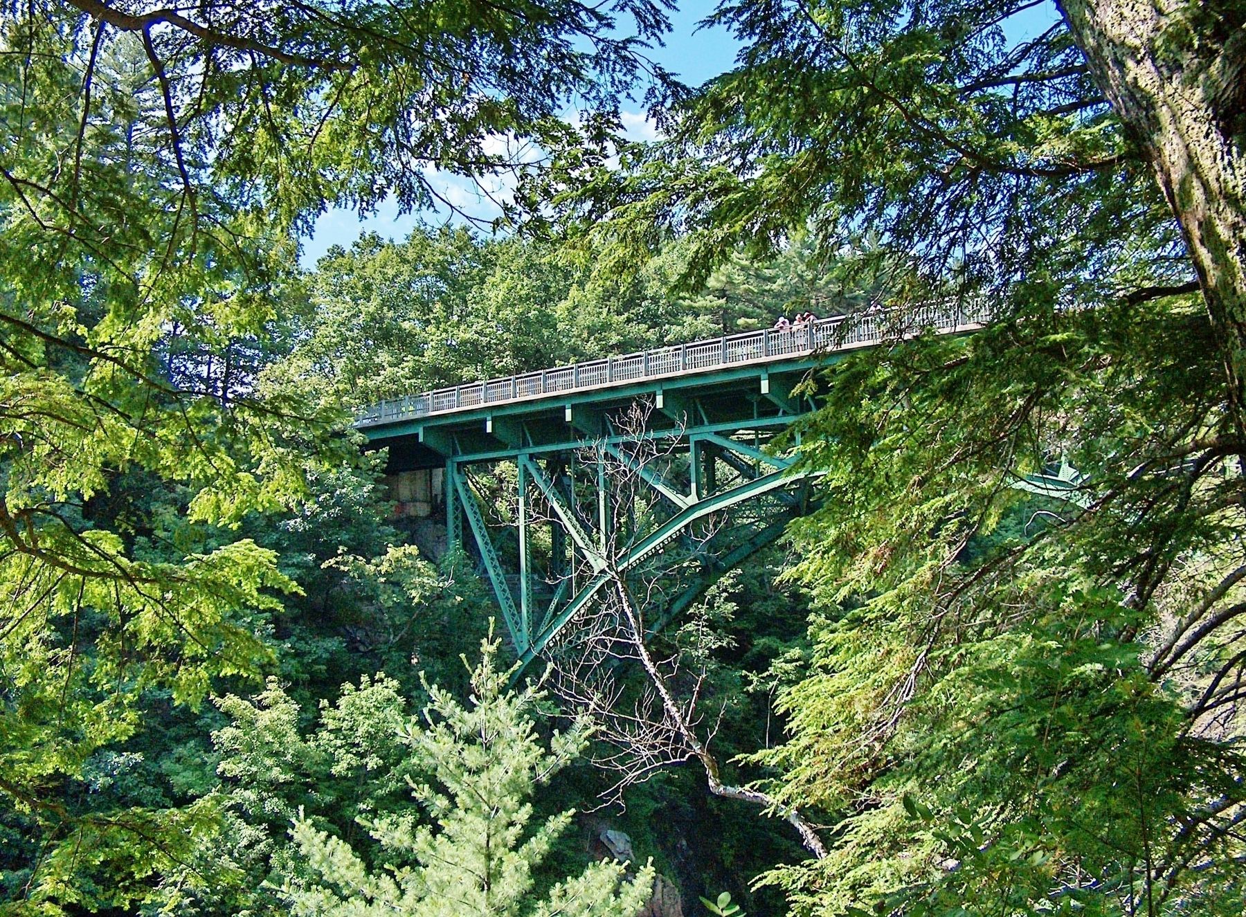 1911 Quechee Gorge Railroad Bridge<br>(<i>view from Quechee Gorge Trail</i>) image. Click for full size.