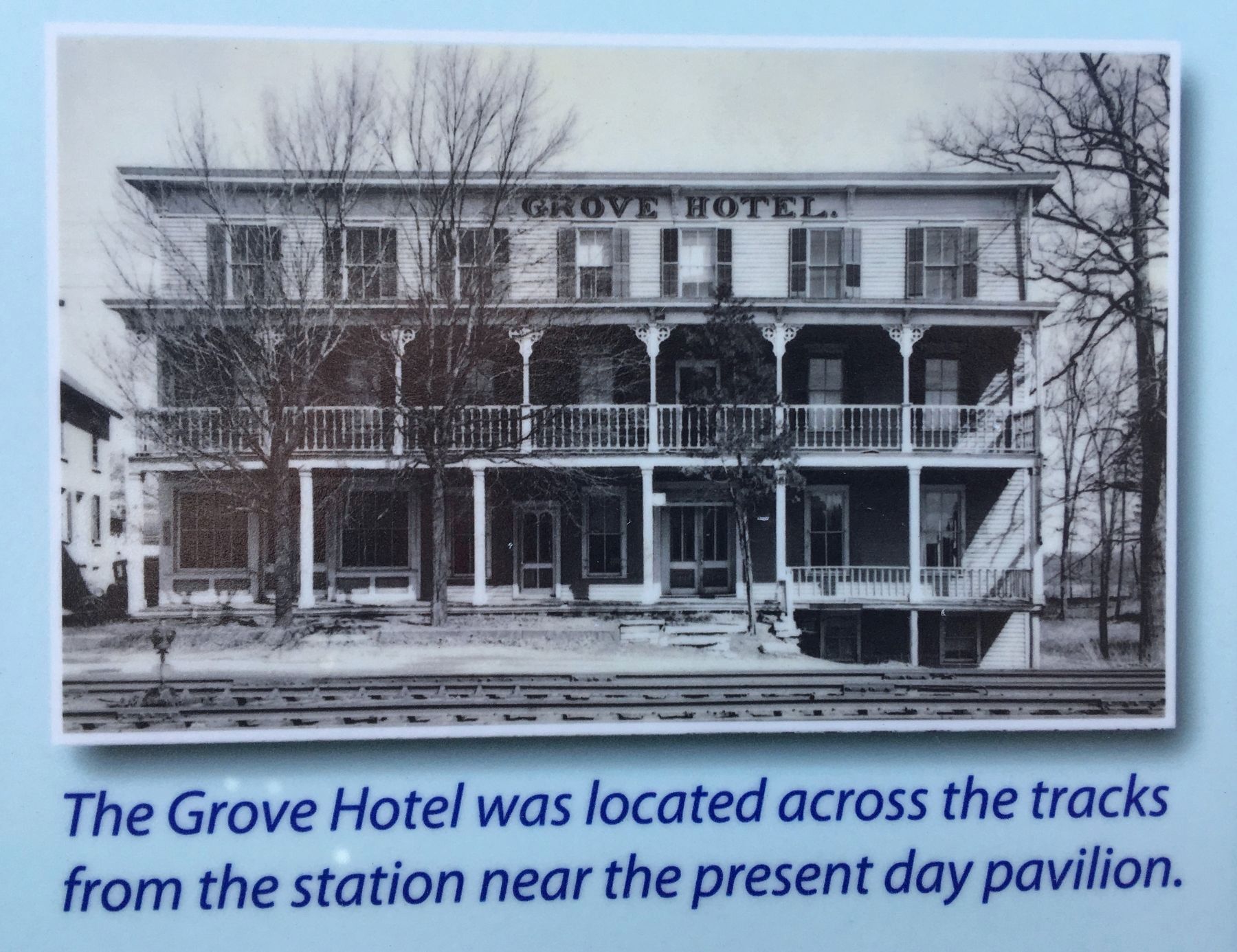 Grove Hotel image. Click for full size.