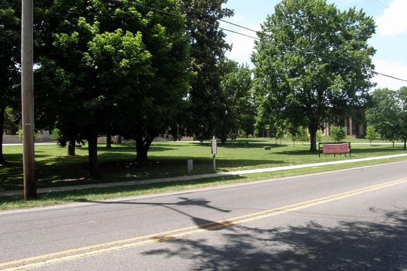Battle of Franklin rifle pits marker image. Click for full size.