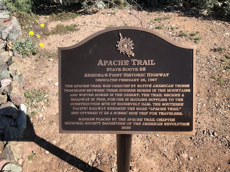 Apache Trail Marker image. Click for full size.