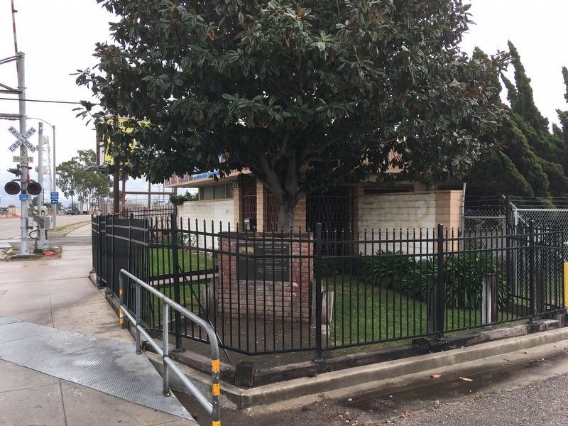 Marker and nearby Railway image. Click for full size.