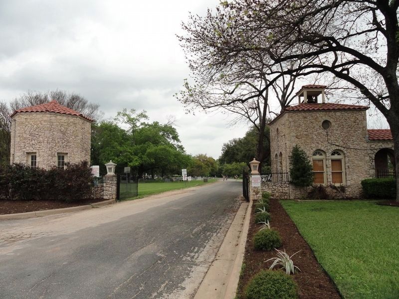Austin Memorial Park Cemetery Entrance image. Click for full size.