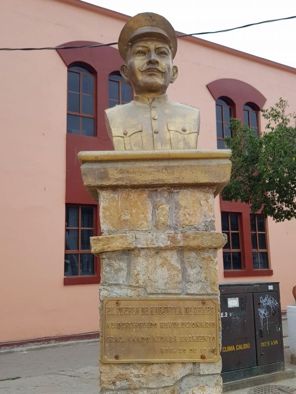 General Amado Azuara Sarmiento - Huejutla Monument to the Mexican Revolution Marker image. Click for full size.
