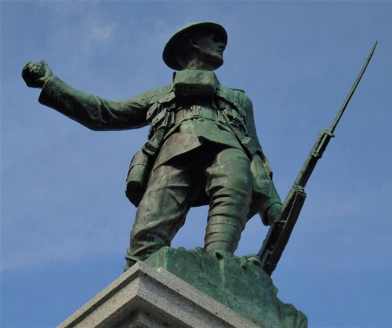 War Memorial Statue image. Click for full size.