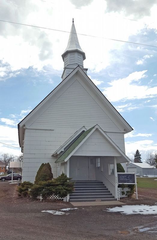 First Baptist Church of Goose Lake and Marker image. Click for full size.