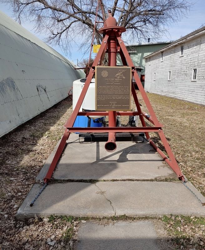 Center Pivot Irrigator display and Marker. Click for full size. Center Pivot Irrigator display and Marker image. Click for full size.