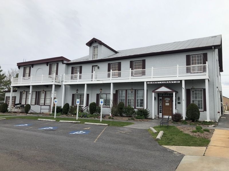 The Carriage House Inn image. Click for full size.