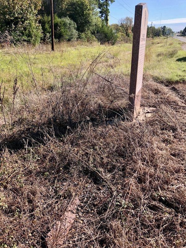 Miller Courthouse Marker looking east on U.S. 70 Bypass. image. Click for full size.
