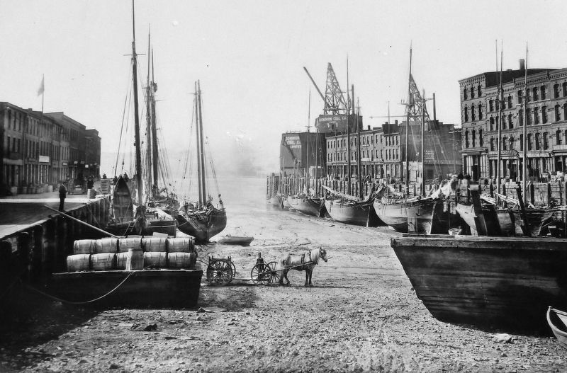 Marker detail: Market Slip at Low Tide, circa 1905<br>Market Slip à marée basse, vers 1905. Click for full size. Marker detail: Market Slip at Low Tide, circa 1905<br>Market Slip à marée basse, vers 1905 image. Click for full size.