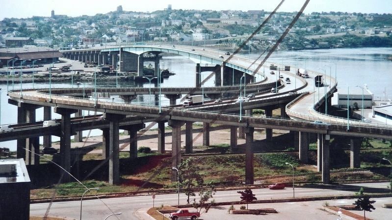 Marker detail: Saint John Harbour Bridge /<br>Pont du Port de Saint John image. Click for full size.