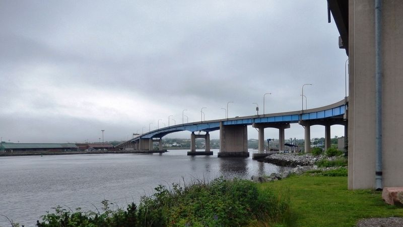 The Saint John Harbour Bridge<br>Le pont du port de Saint John image. Click for full size.