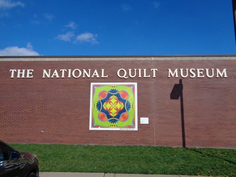 National Quilt Museum image. Click for full size.