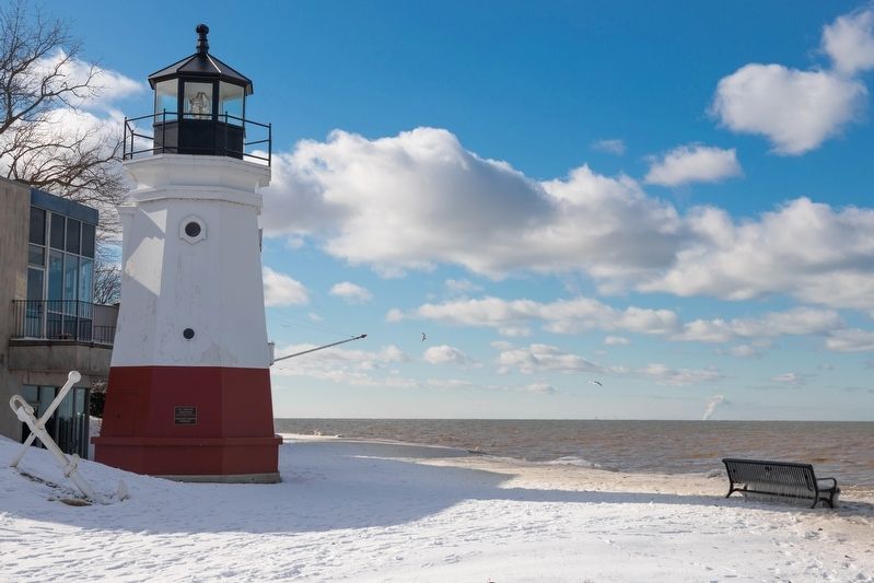 Vermilion Lighthouse at Lake Erie image. Click for full size.