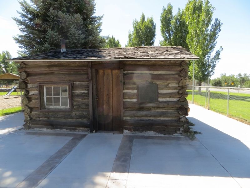 Pioneer Cabin Marker. Click for full size. Pioneer Cabin Marker image. Click for full size.