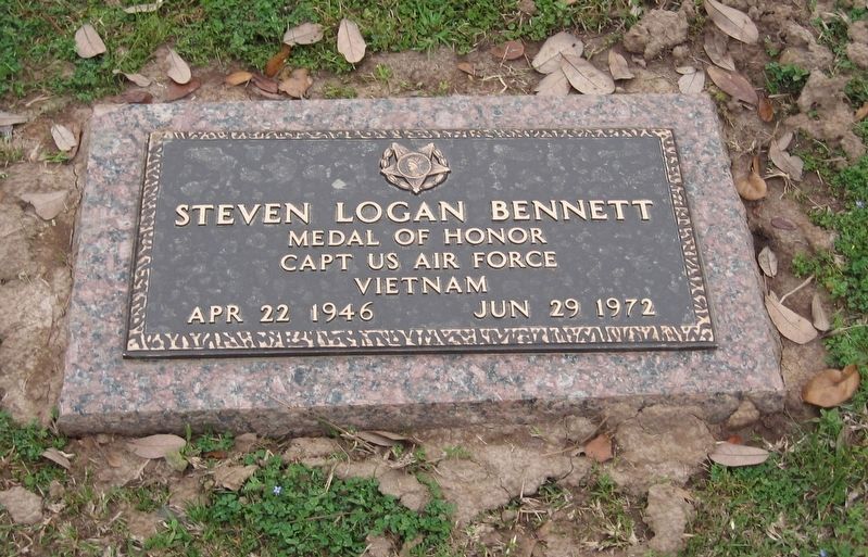 Steven L. Bennet Grave Marker image. Click for full size.