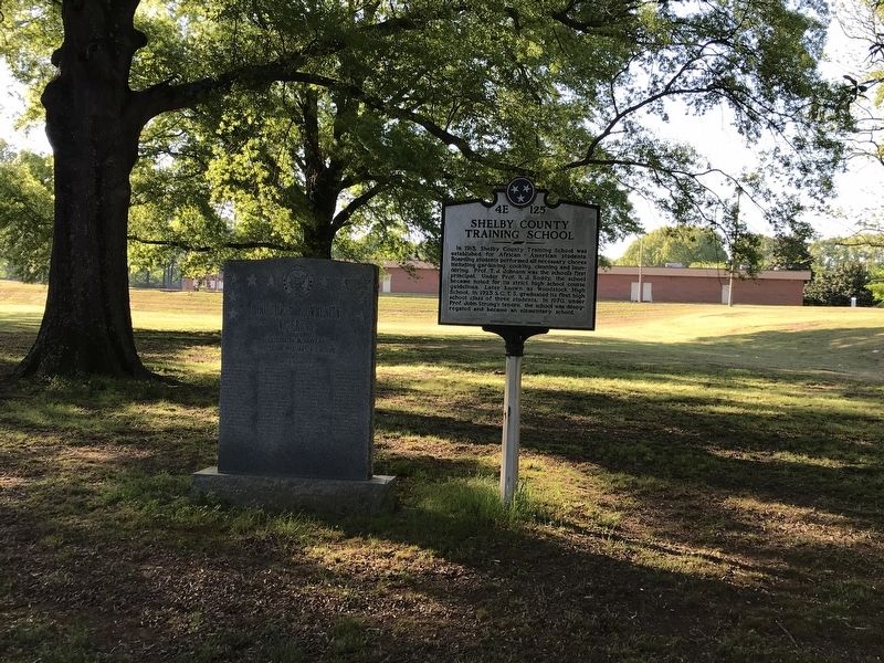 Woodstock Community Veterans Memorial image. Click for full size.
