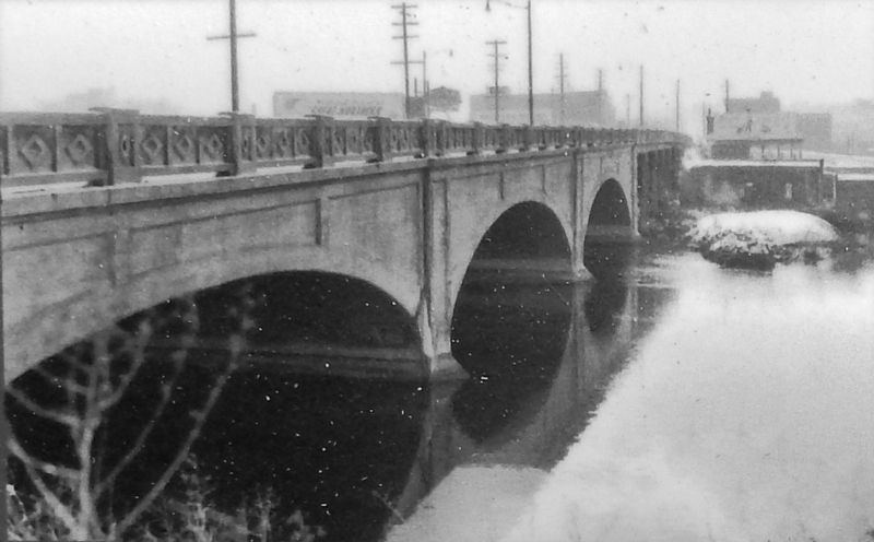 Marker detail: “Old” Division Street Bridge  1917 image. Click for full size.