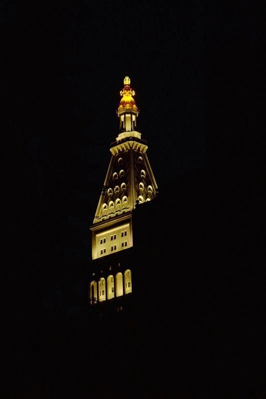 Metropolitan Life Tower by night. Click for full size. Metropolitan Life Tower by night image. Click for full size.
