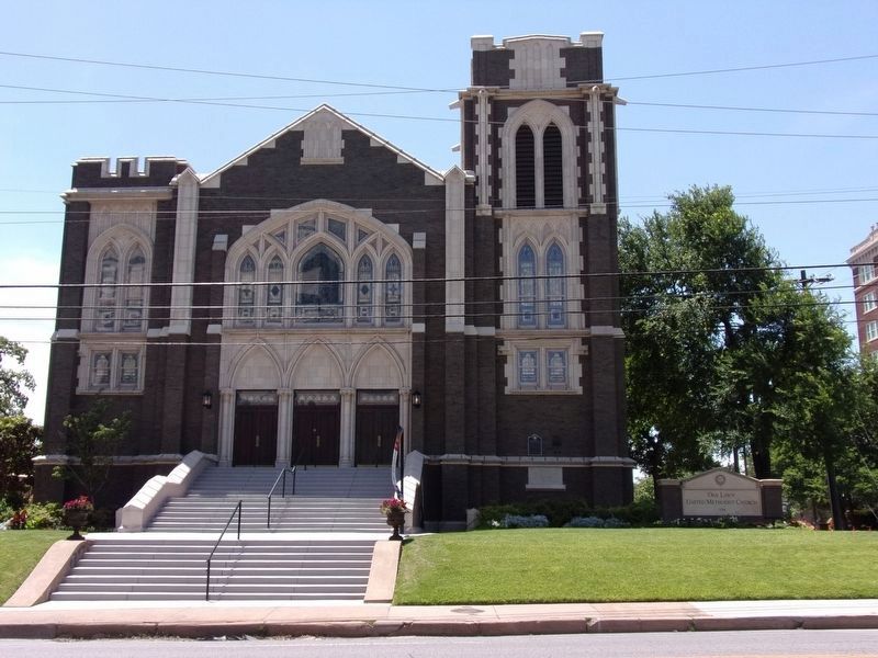 Oak Lawn United Methodist Church image. Click for full size.