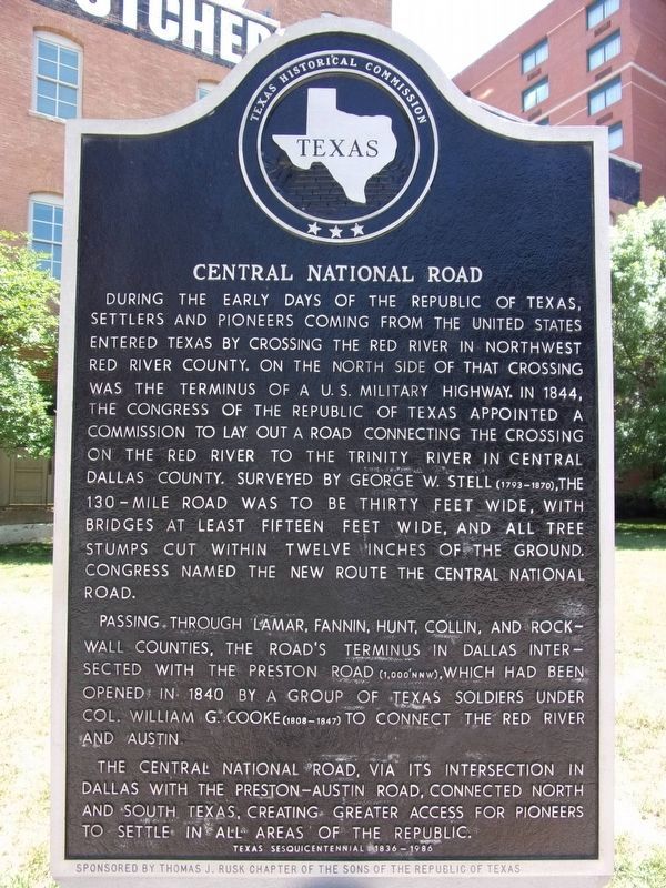 Central National Road Marker image. Click for full size.