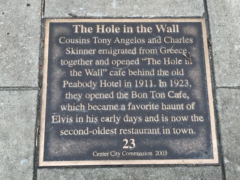 The Hole in the Wall Marker image. Click for full size.