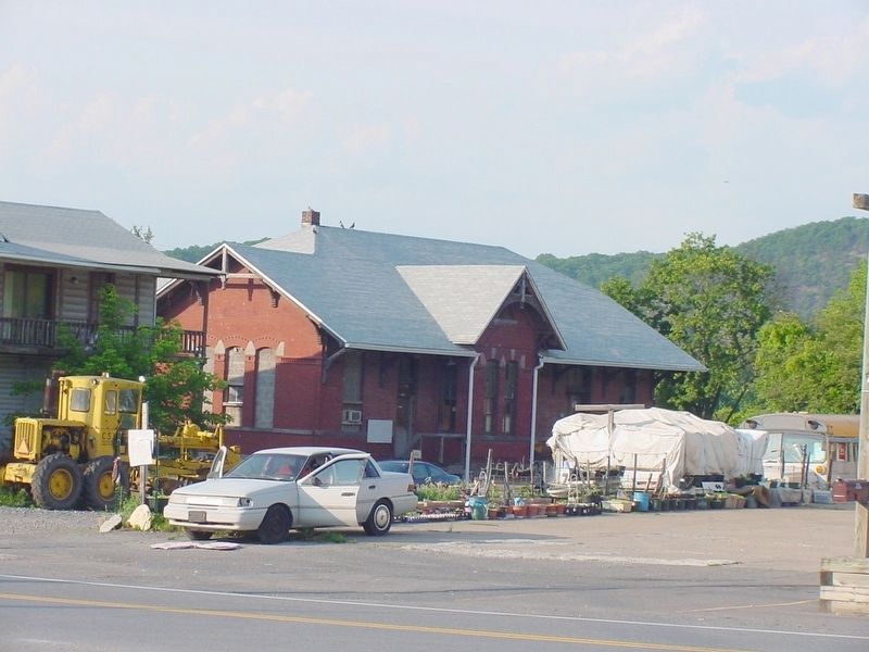 The Old B&O Passenger Depot. This side faces Lee Street / Apple Way. Trackside was opposite.. Click for full size. The Old B&O Passenger Depot. This side faces Lee Street / Apple Way. Trackside was opposite. image. Click for full size.