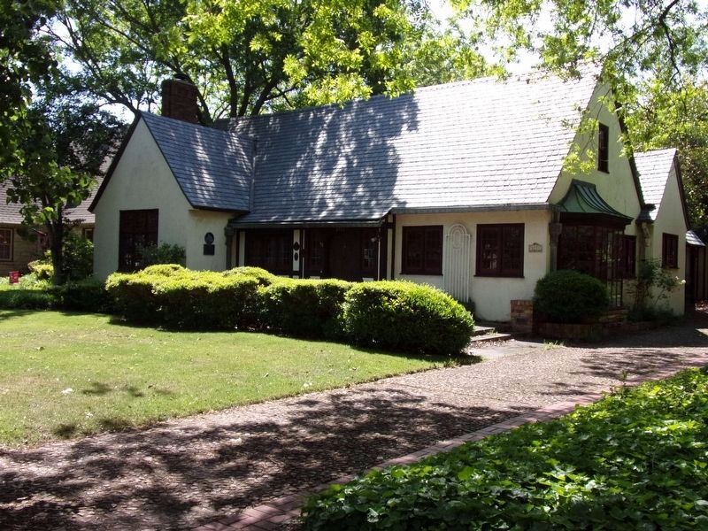 Mark and Maybelle Lemmon House and Marker image. Click for full size.