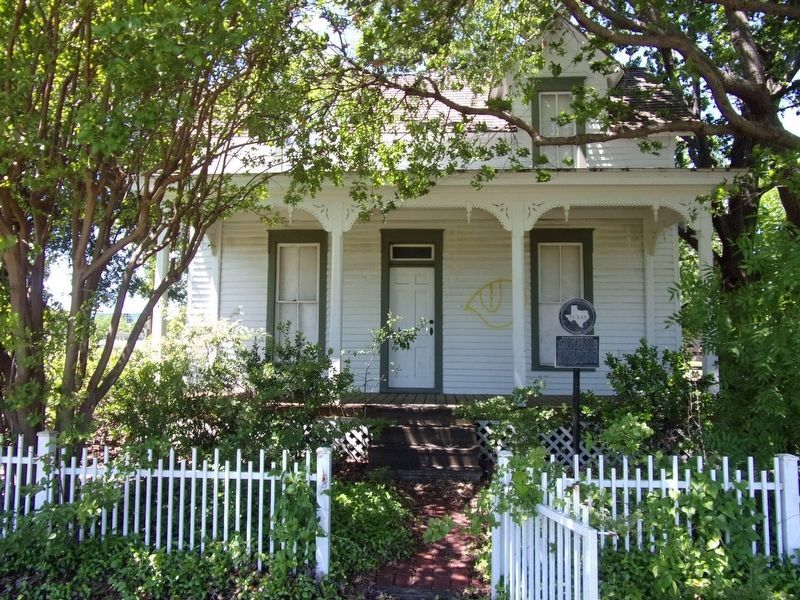 Hill-Robberson House and Marker. Click for full size. Hill-Robberson House and Marker image. Click for full size.