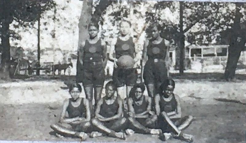 Basketball Team image. Click for full size.
