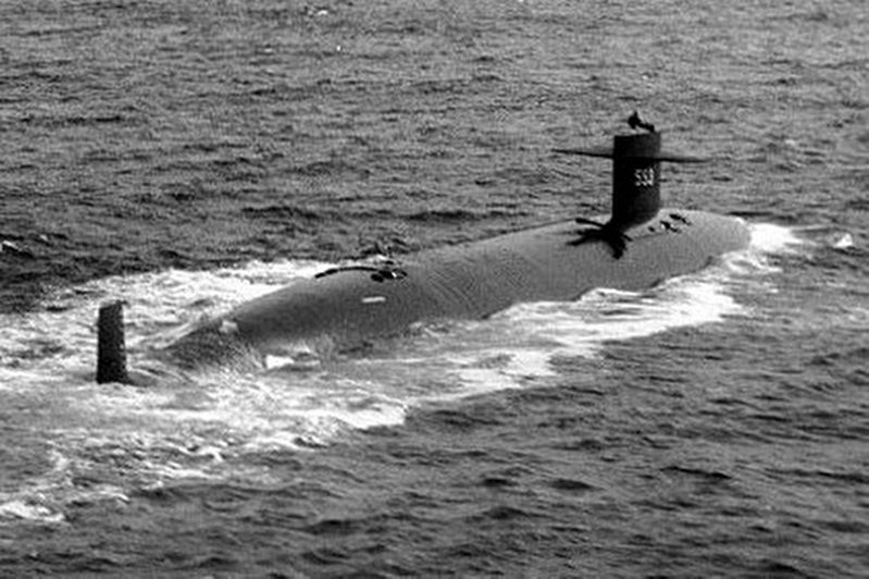 "USS Thresher (SS593) underway, 30 April 1961 image. Click for full size.